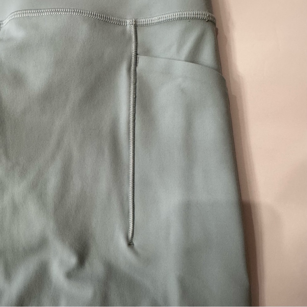 Athleta S SALUTATION STASH HIGH RISE MESH 7/8 TIGHT Small Dawn Blue Exc. Cond. - Picture 6 of 10
